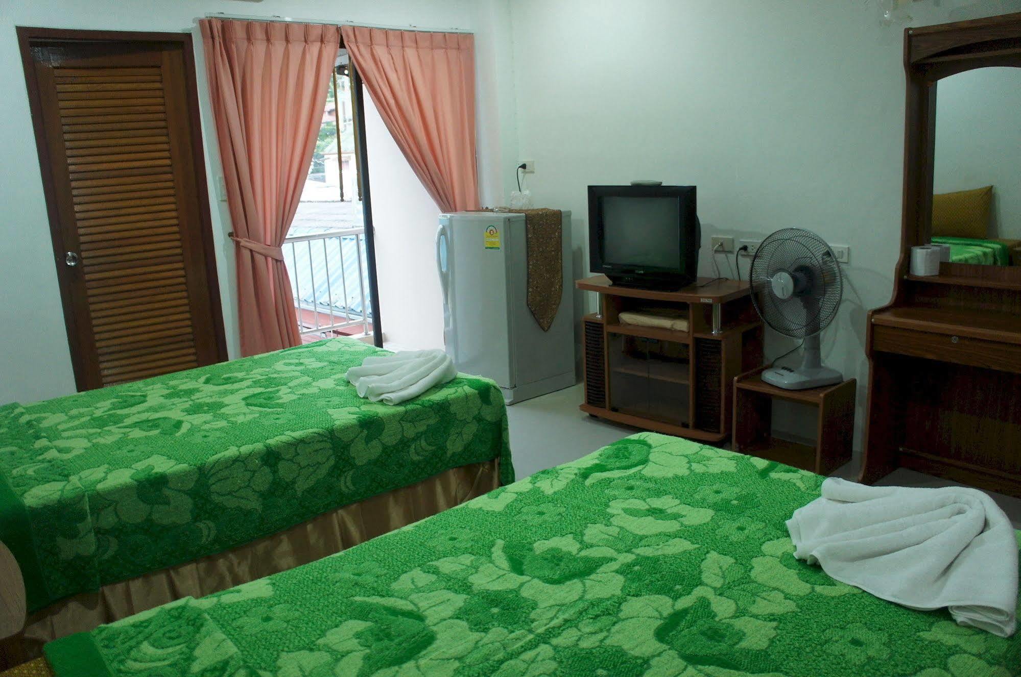 G&B Guesthouse Patong Ngoại thất bức ảnh