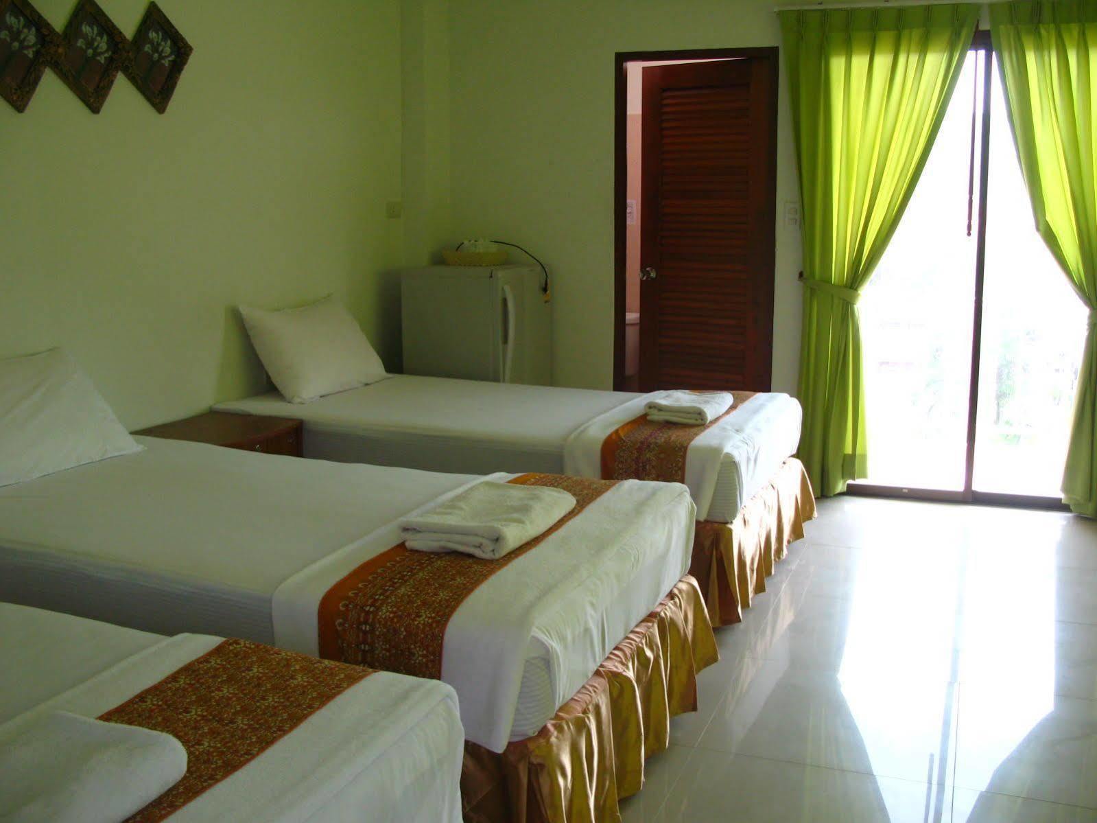 G&B Guesthouse Patong Ngoại thất bức ảnh